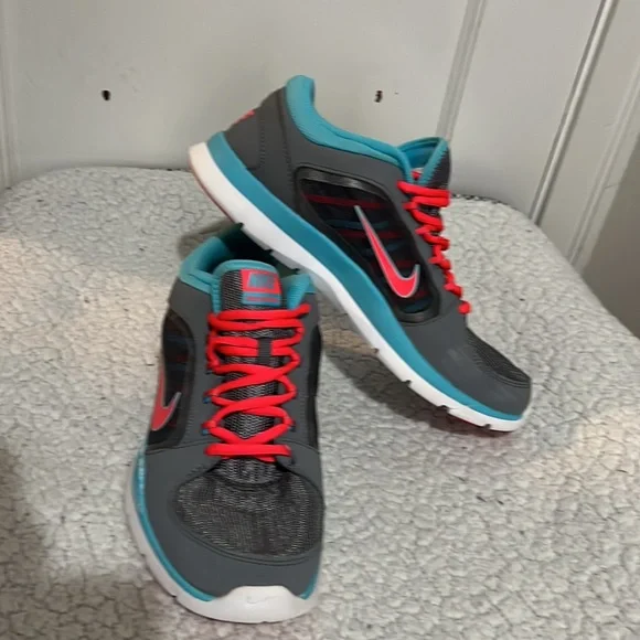 Pre owned Nike Woman Flex trainer 4 running shoes size 9.5 - Picture 2 of 10